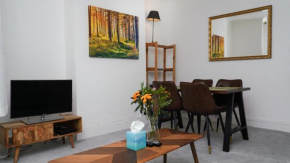 Lovely, equipped flat, nr Tube